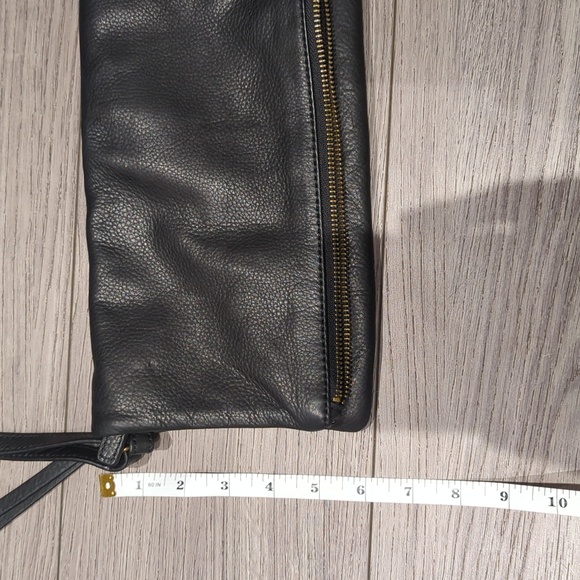 Black Margot Crossbody bag. - Picture 7 of 8